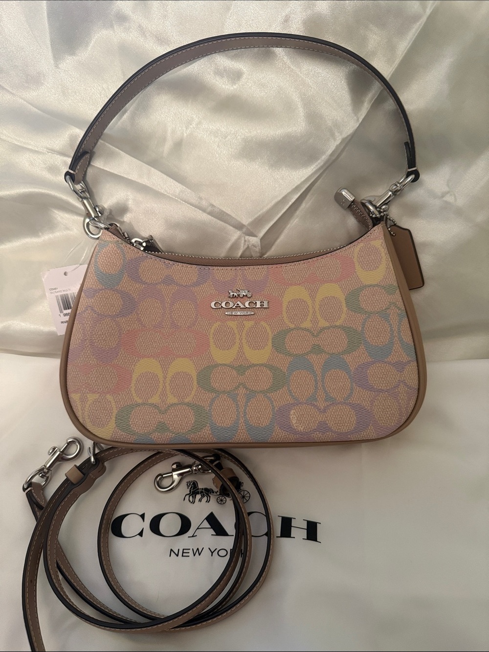 🌈Coach NWT Rainbow Pastel Print Teri Shoulder Bag/Tan Trim/Silver Hardware - Picture 4 of 11